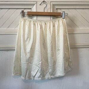 Vanity Fair Style 11-760 Off White Champagne Lace Side-Slit Half Slip Skirt